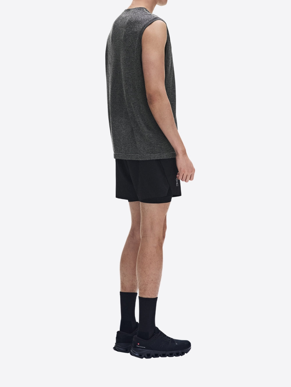 TRAIN 2-IN-1 SHORTS