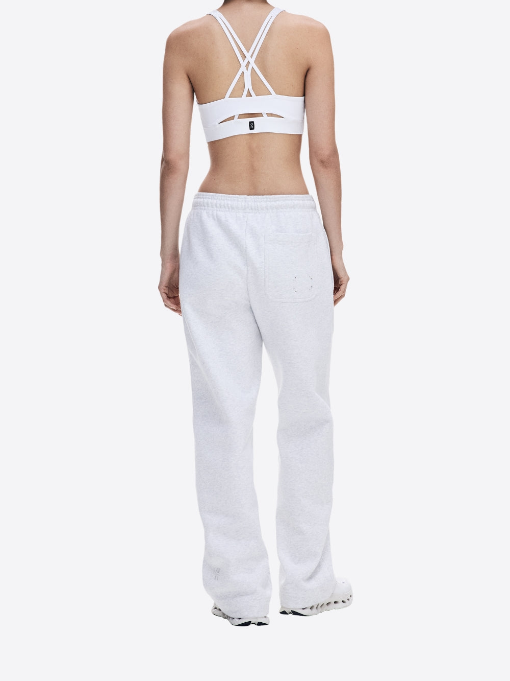 STUDIO BRA W