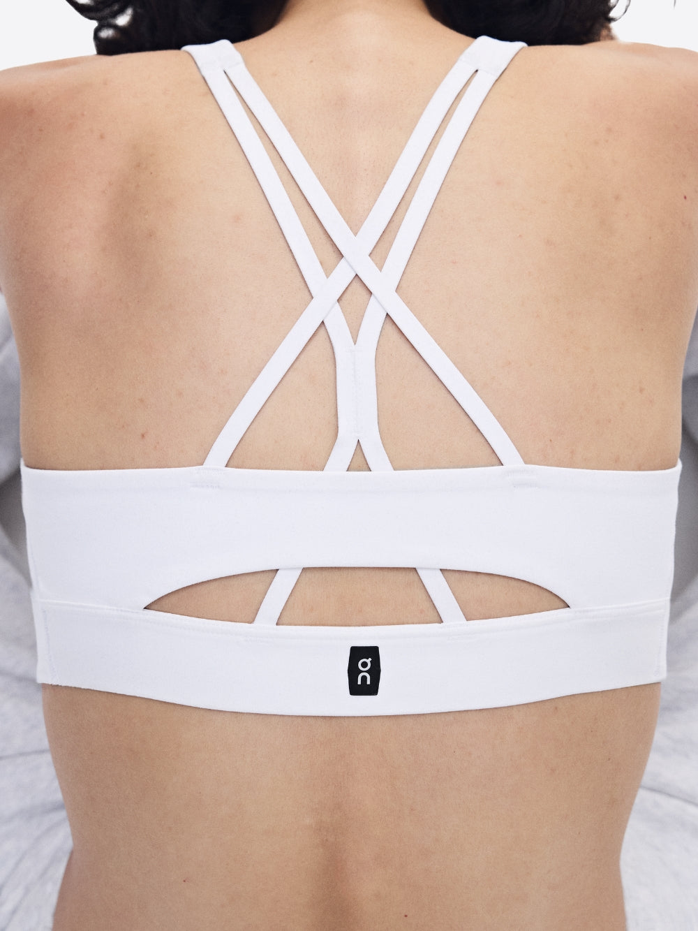 STUDIO BRA W