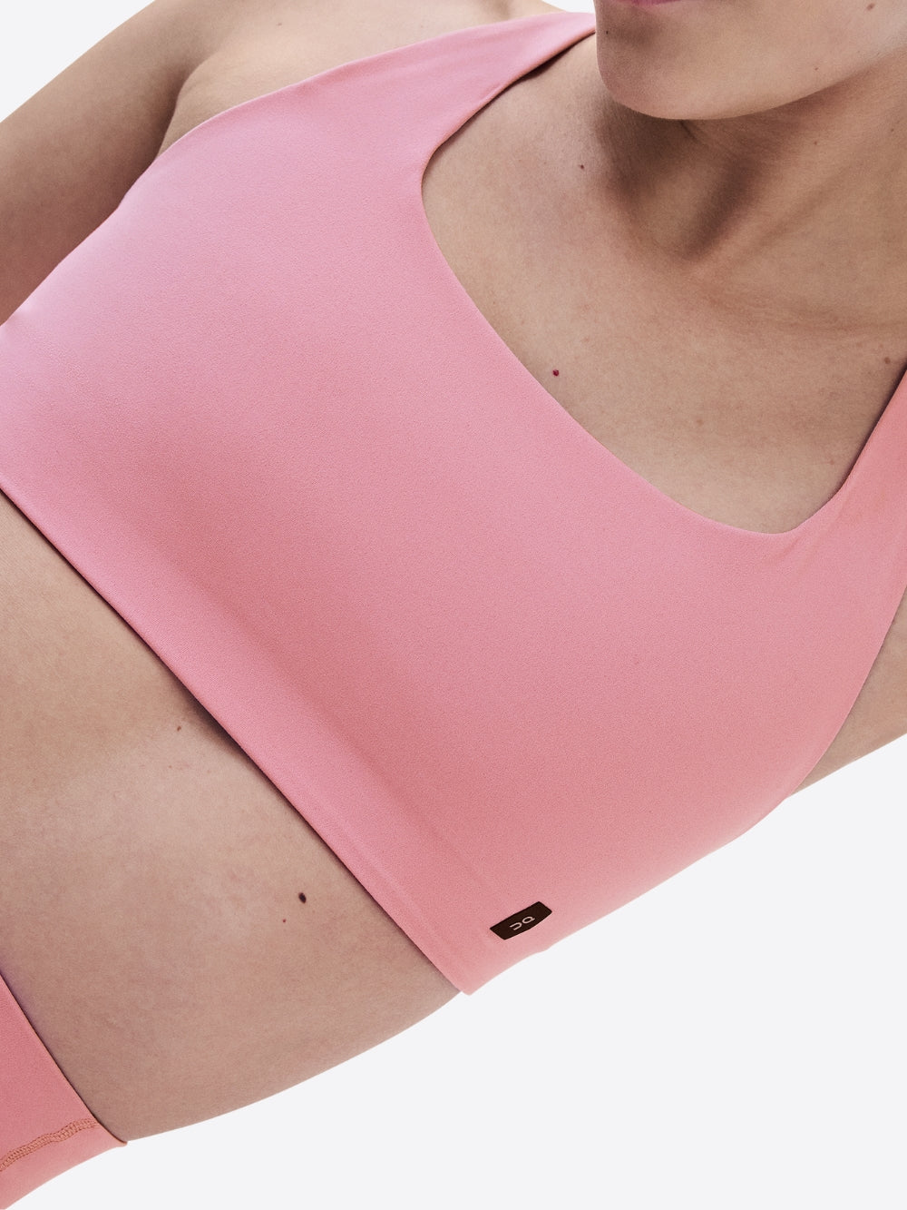 STUDIO BRA W