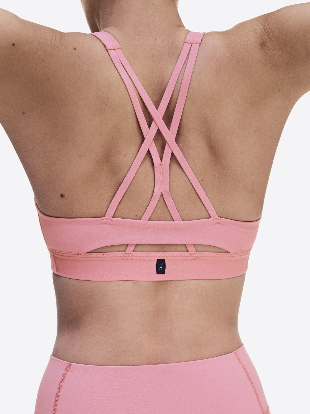 STUDIO BRA W