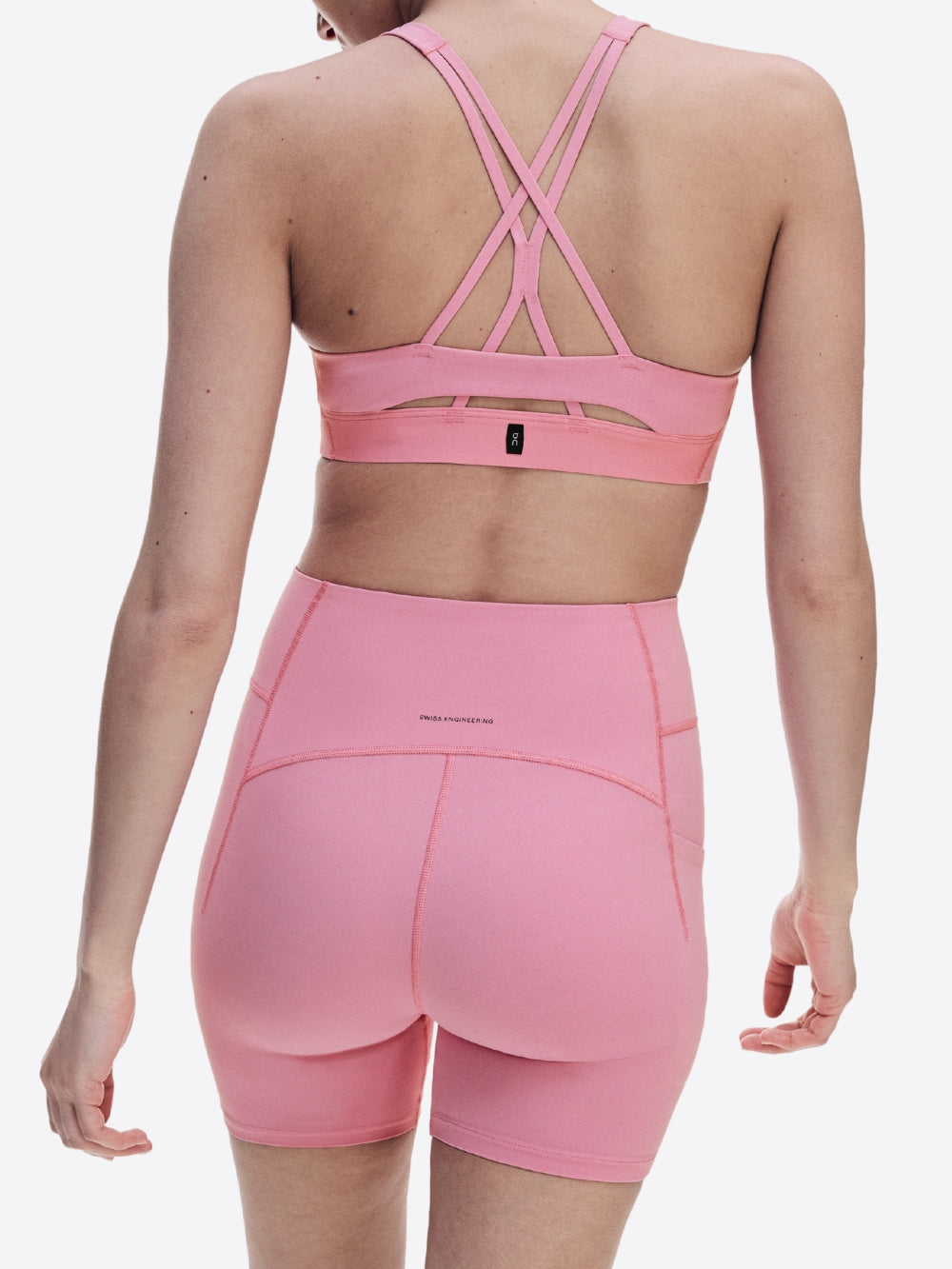 STUDIO BRA W