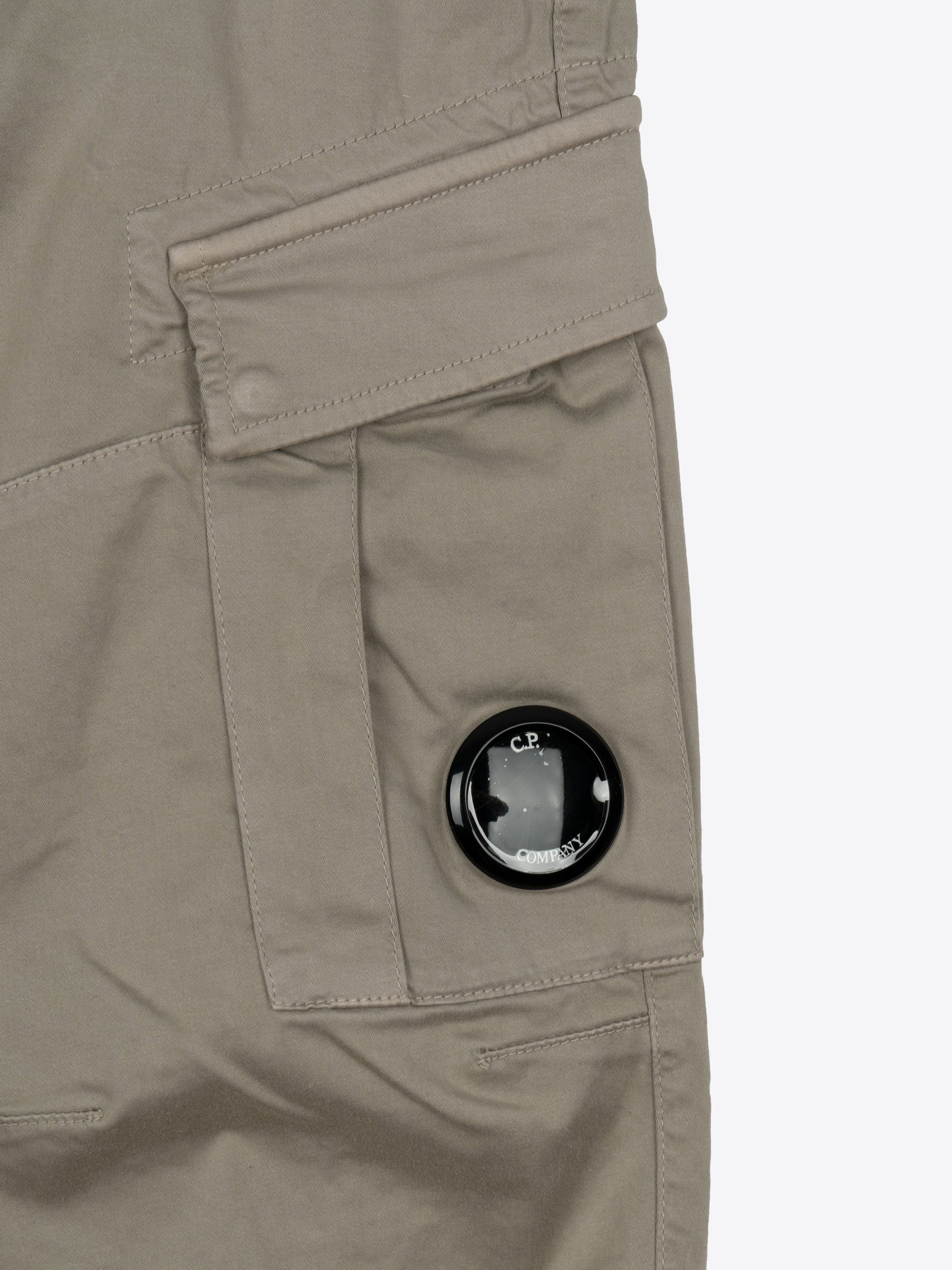 STRETCH SATEEN ERGONOMIC LENS CARGO PANTS