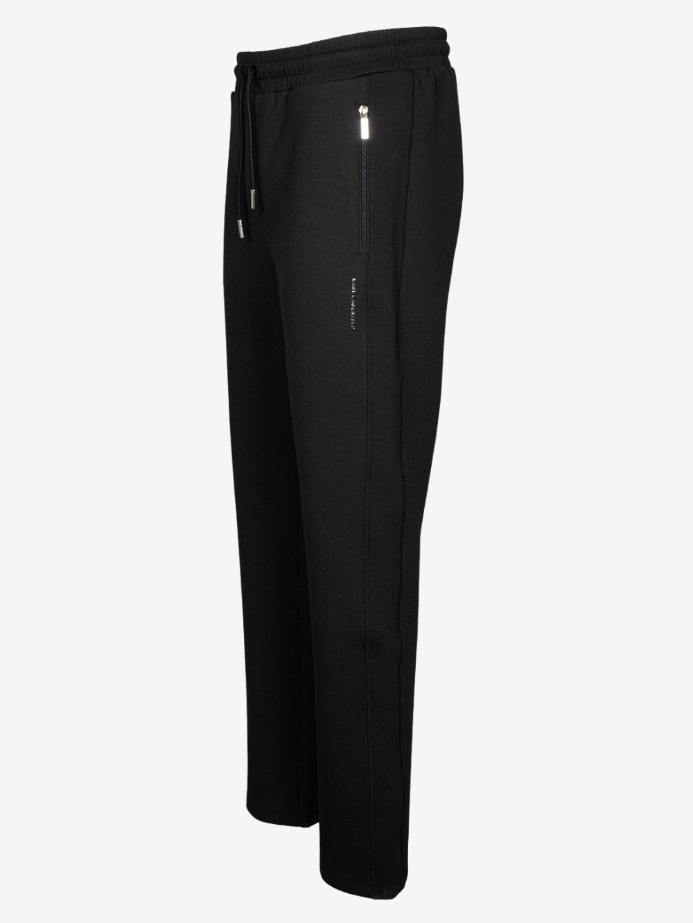 PANTALÓN JOGGER CON LOGOTIPO METÁLICO