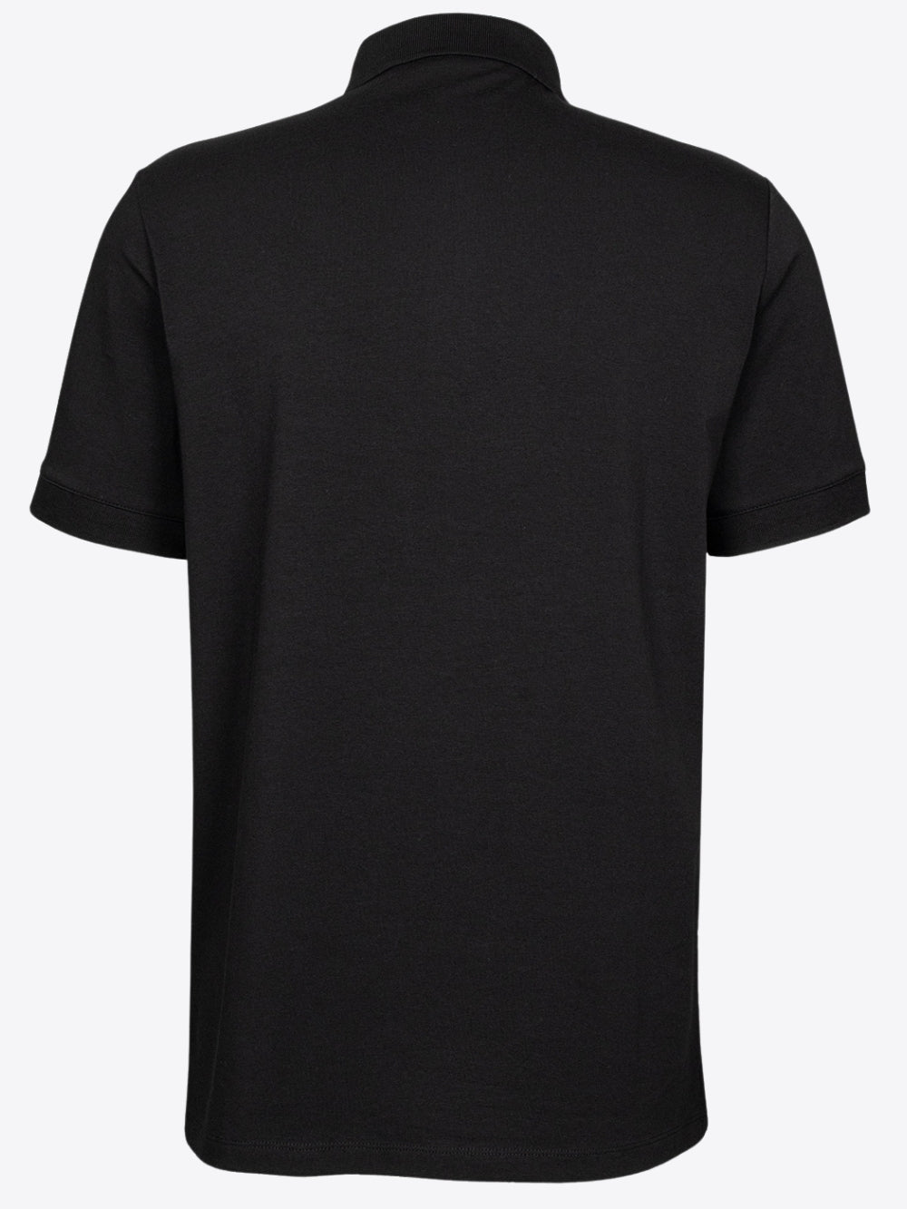 POLO CON LOGO METÁLICO