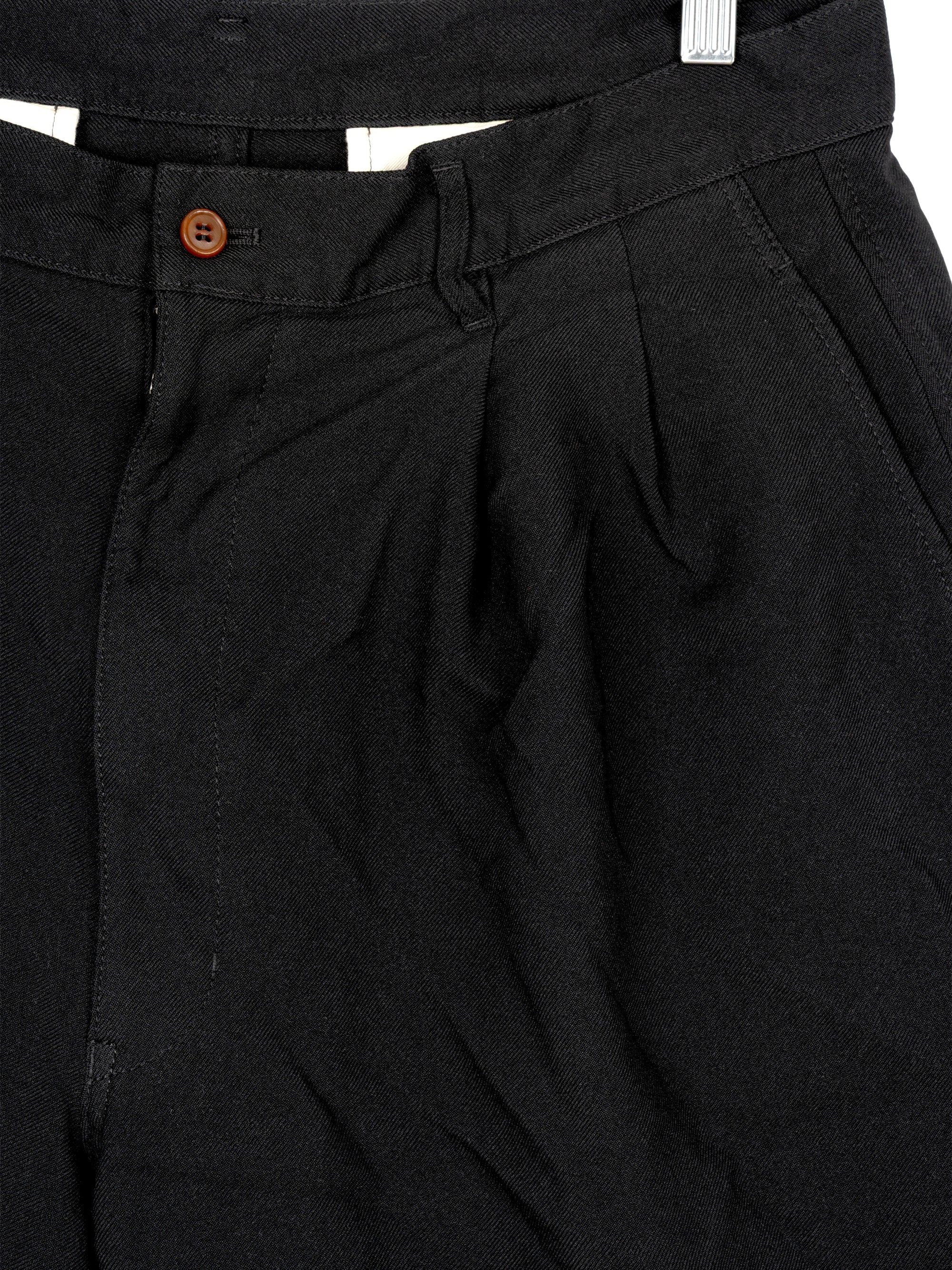 PLEATED WIDE LEG SHORTS