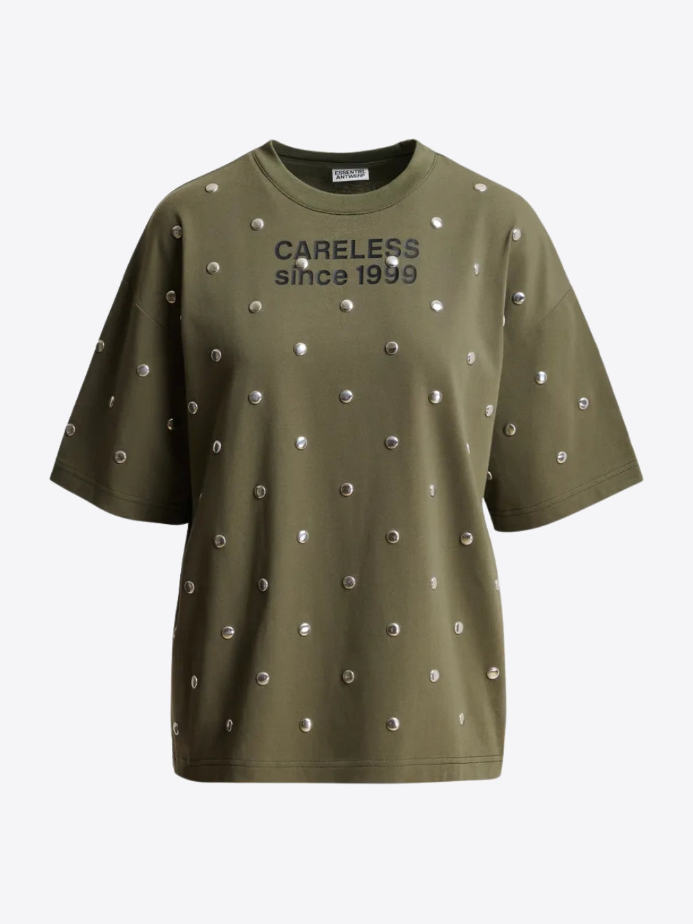 CAMISETA OVERSIZE CON TACHUELAS Y LOGO