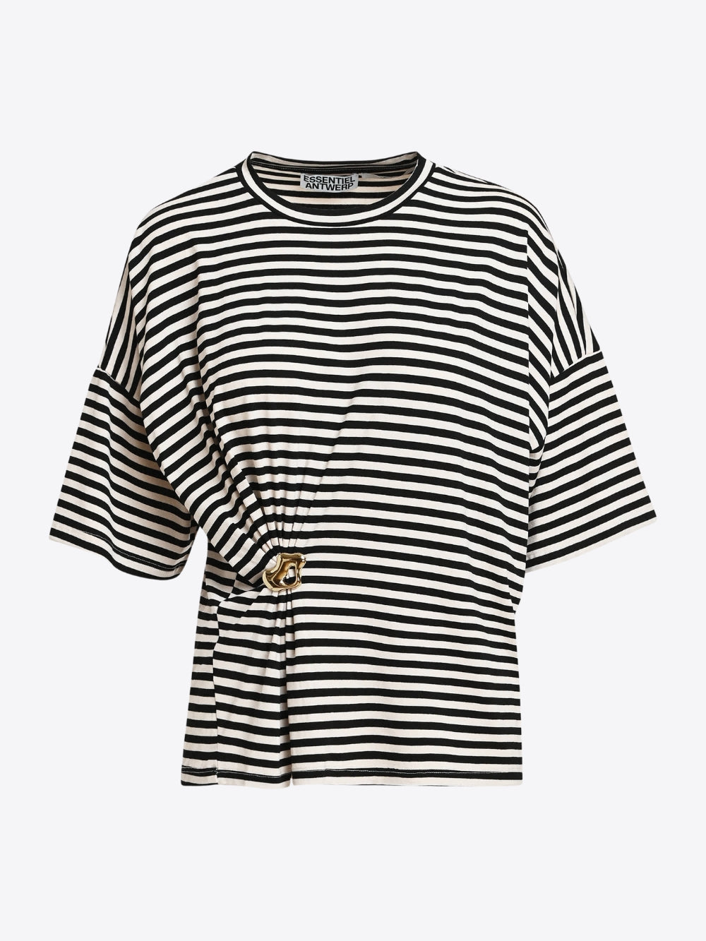 CAMISETA DE RAYAS CON BROCHE DORADO
