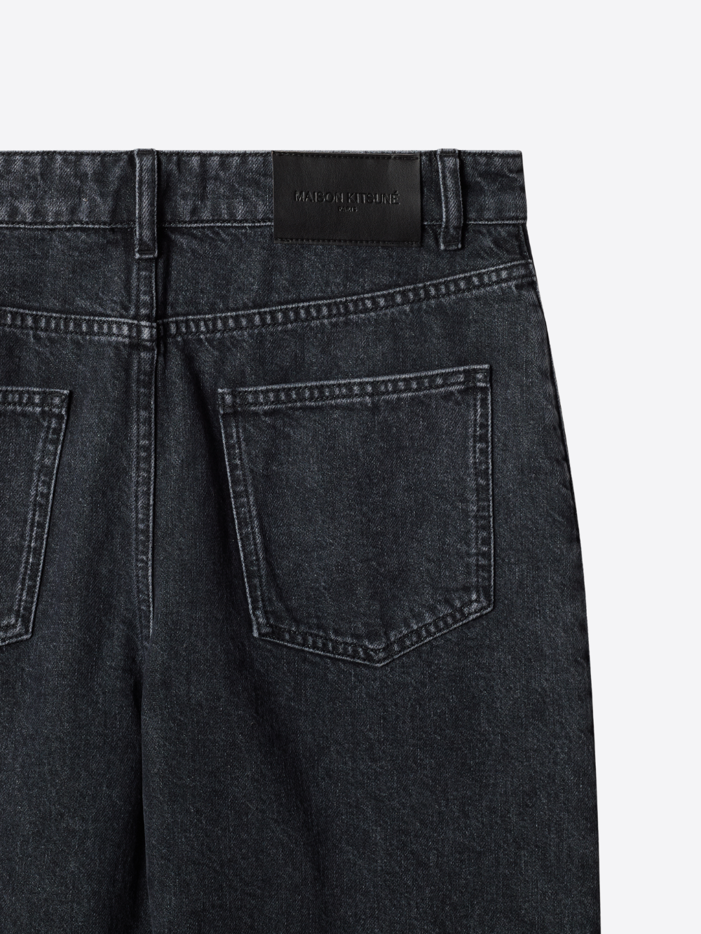 TAPERED JEANS