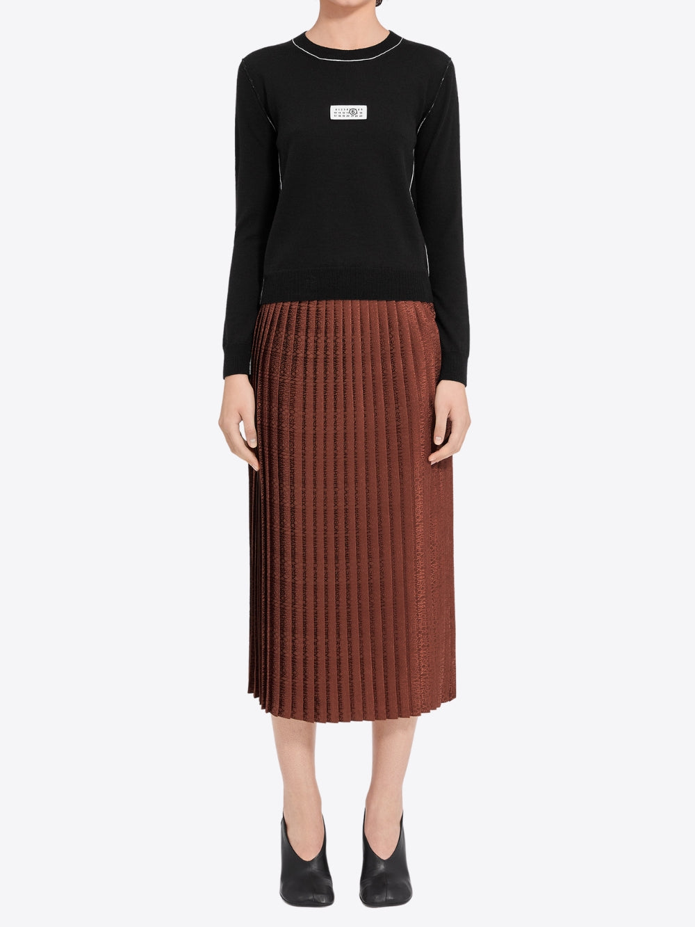 CONTRAST TRIM SWEATER WITH NUMERIC PATCH